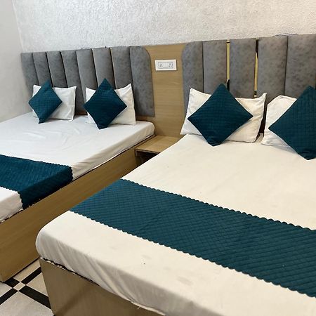 Sharma'S Bnb Amritsar Exteriör bild