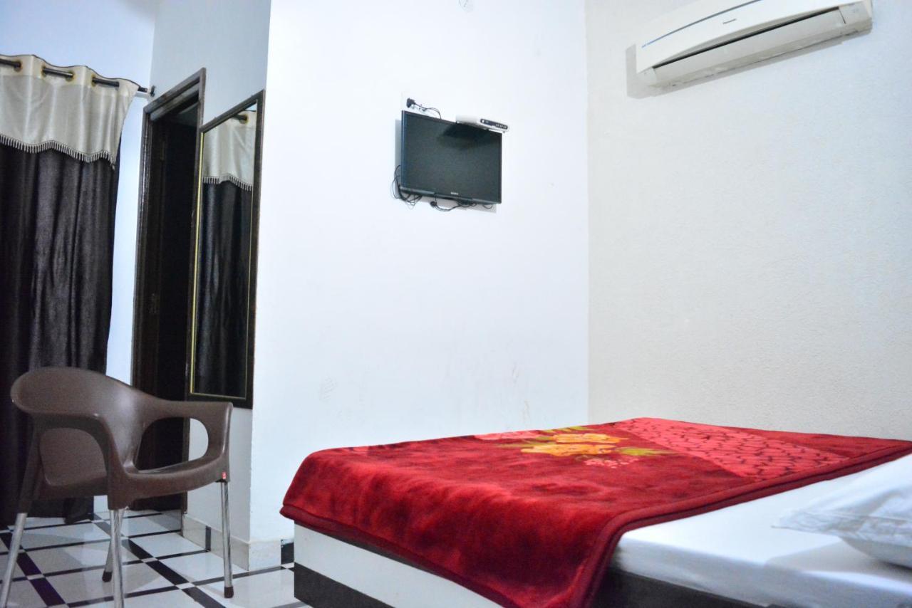 Sharma'S Bnb Amritsar Exteriör bild