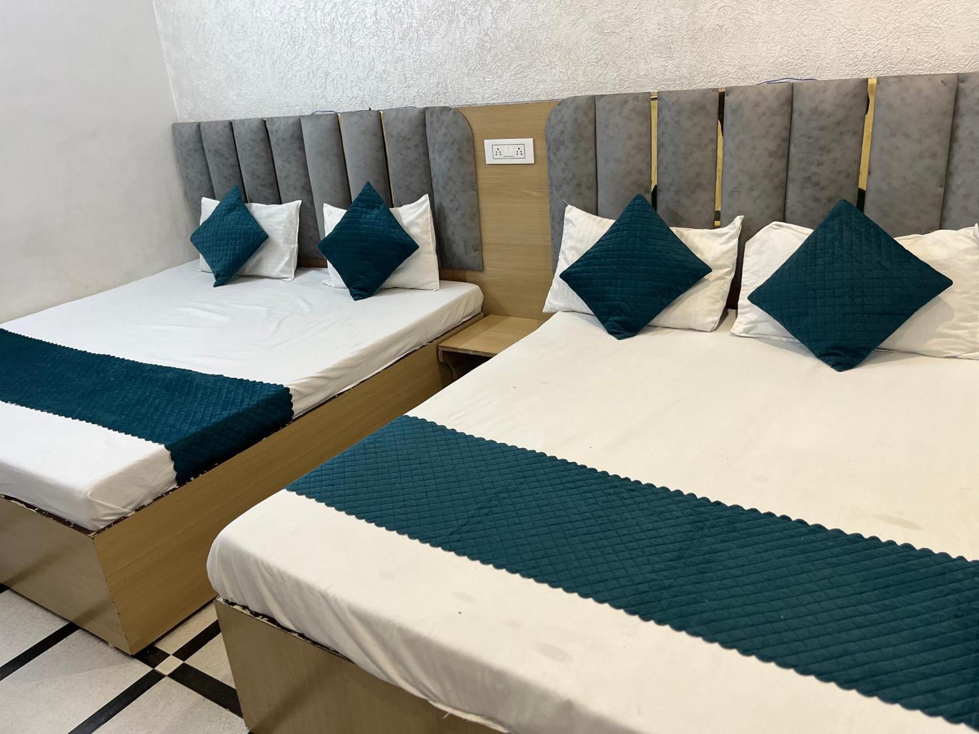 Sharma'S Bnb Amritsar Exteriör bild