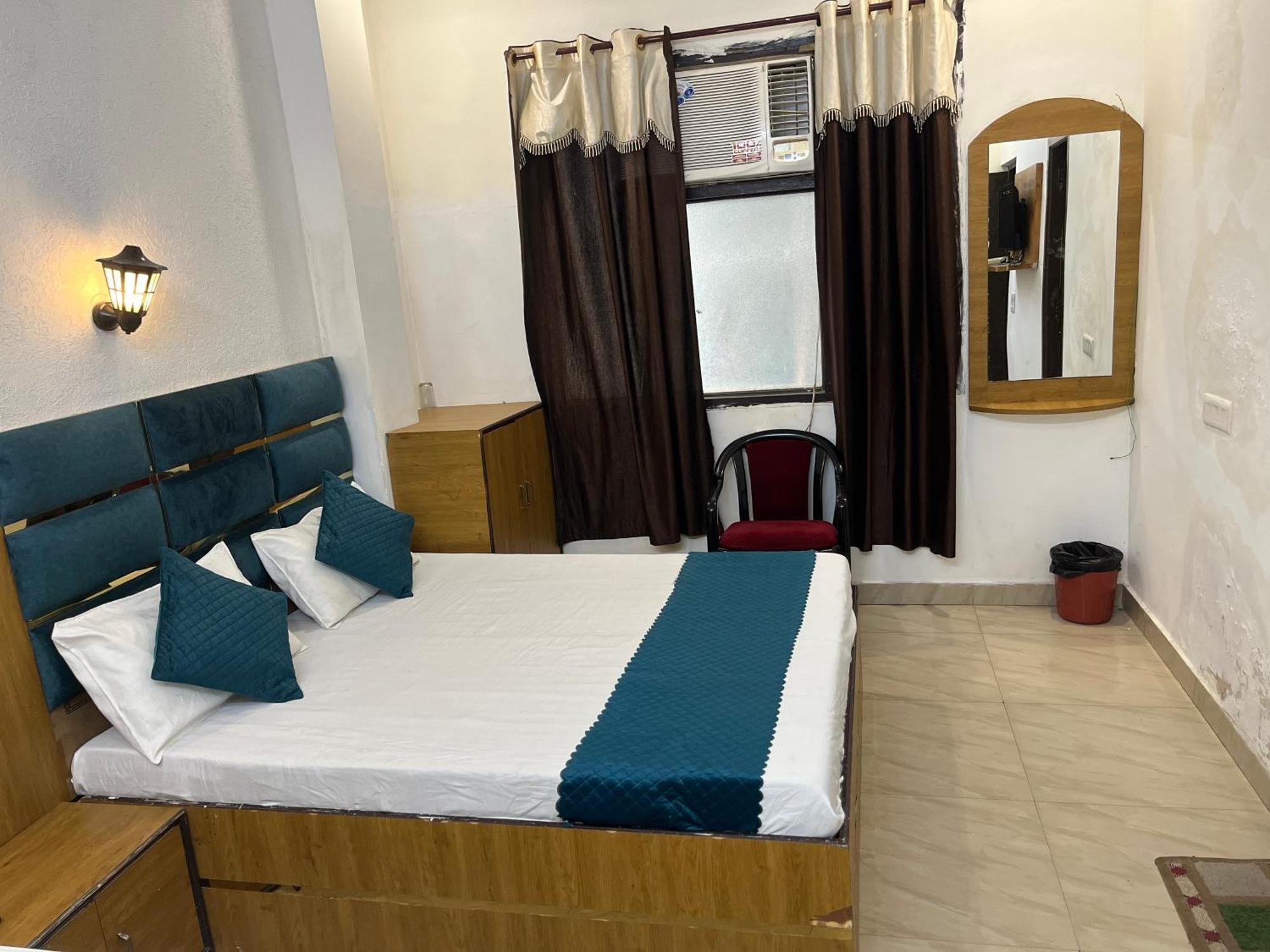 Sharma'S Bnb Amritsar Exteriör bild