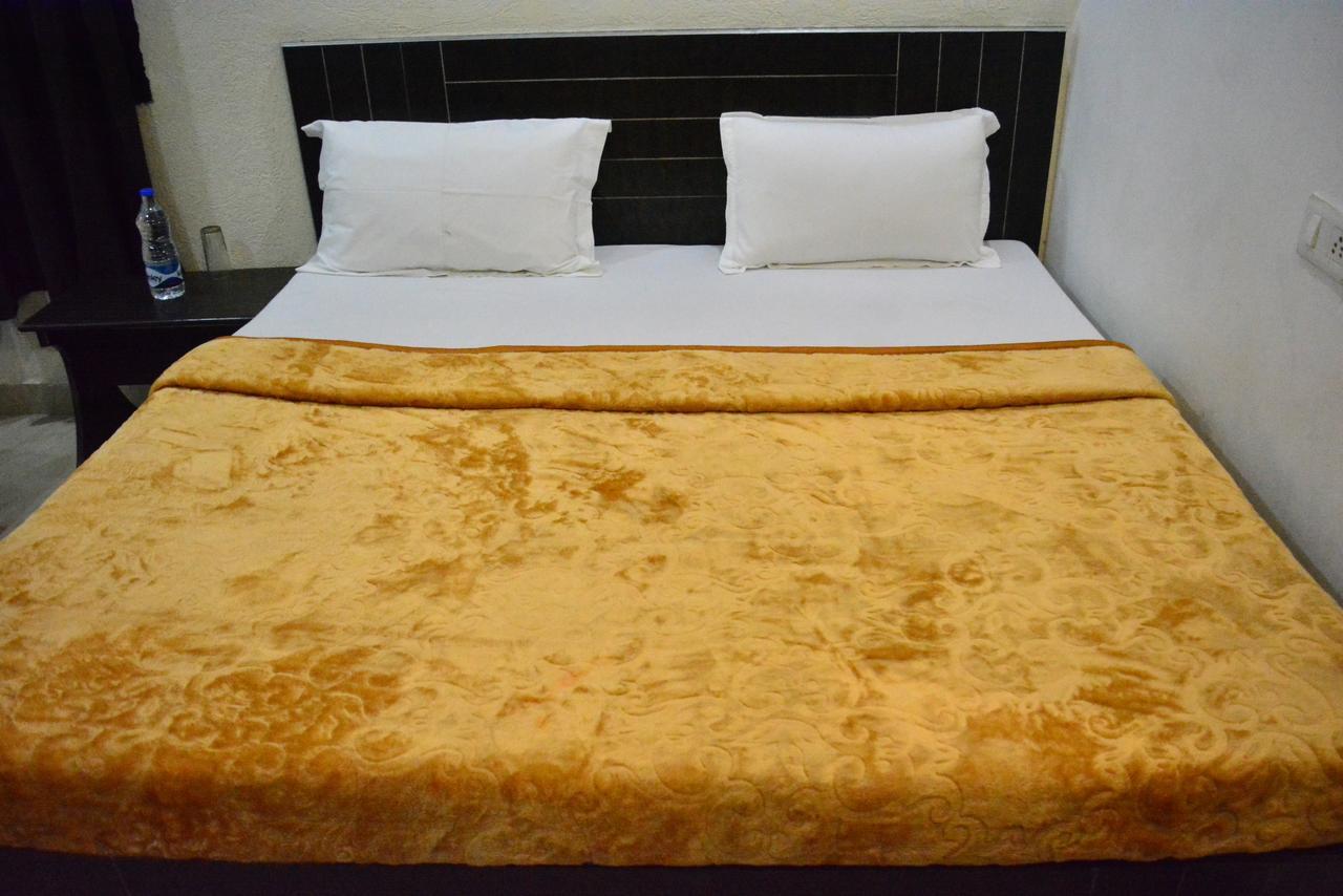 Sharma'S Bnb Amritsar Exteriör bild