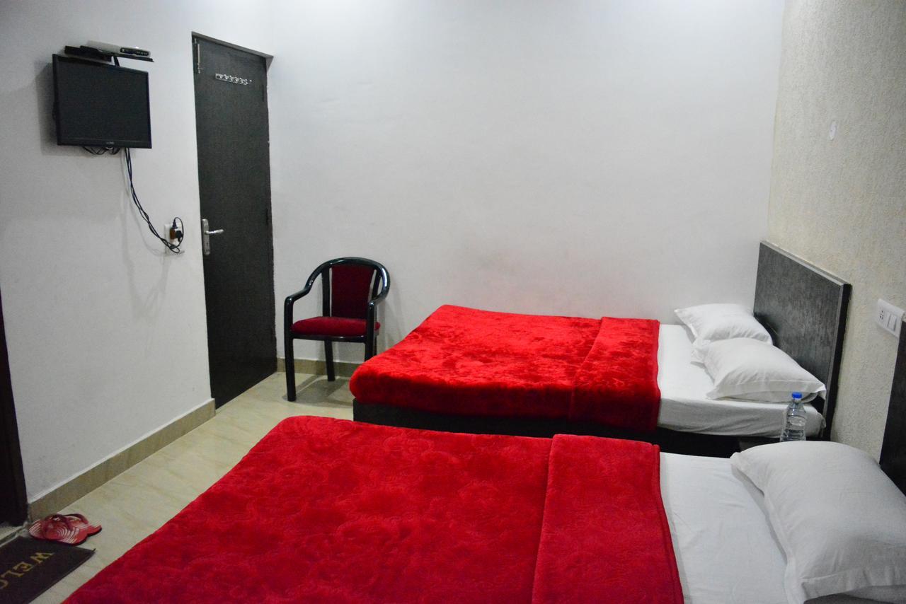 Sharma'S Bnb Amritsar Exteriör bild