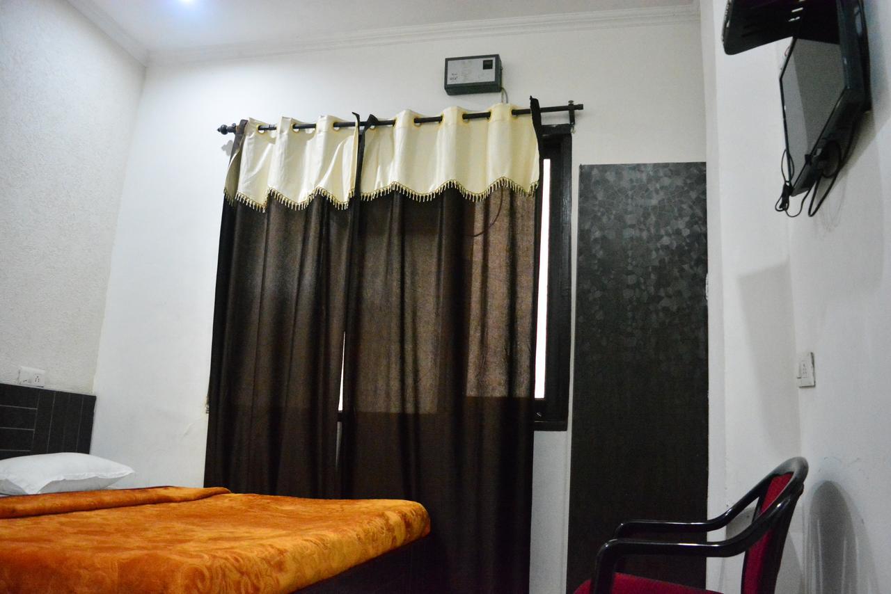 Sharma'S Bnb Amritsar Exteriör bild
