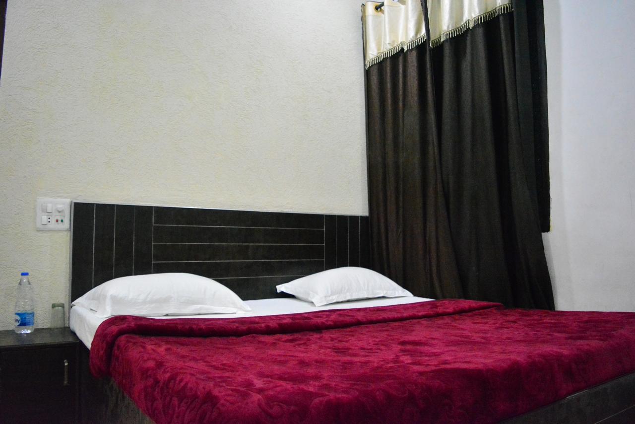 Sharma'S Bnb Amritsar Exteriör bild