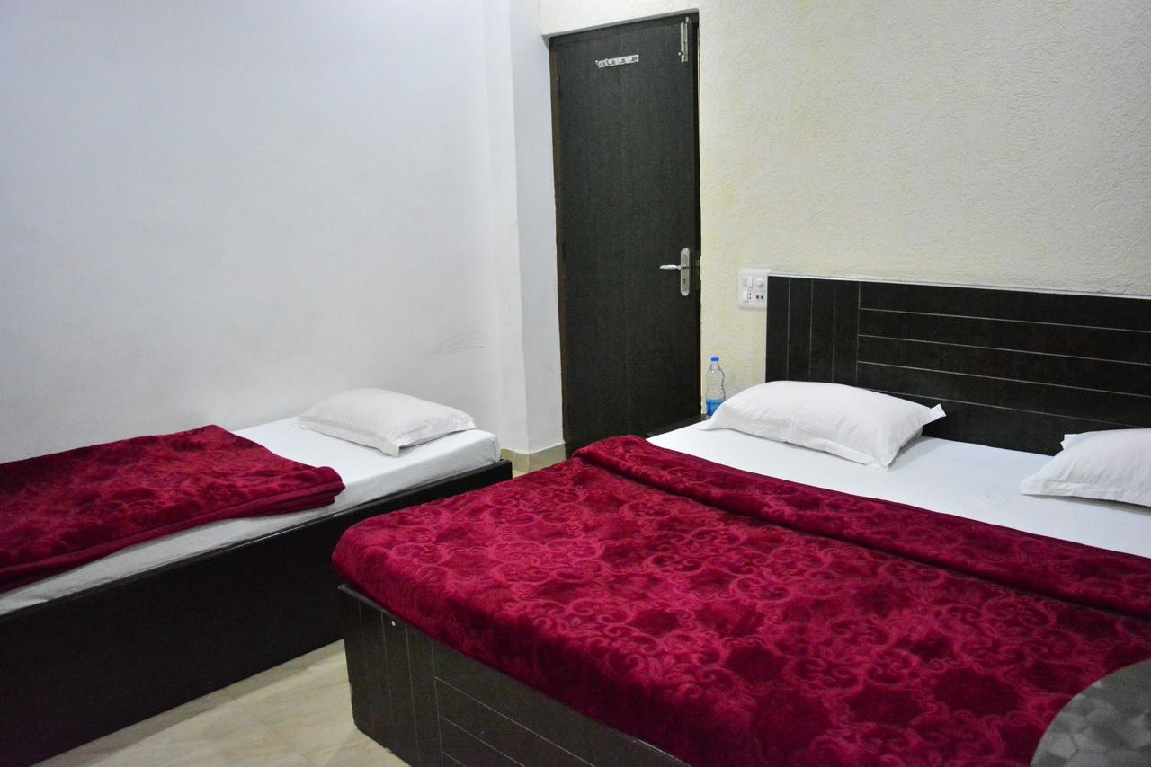 Sharma'S Bnb Amritsar Exteriör bild
