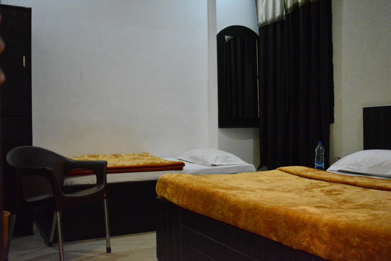 Sharma'S Bnb Amritsar Exteriör bild