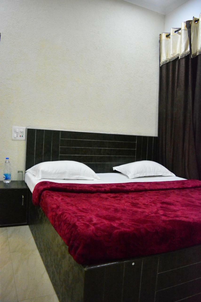 Sharma'S Bnb Amritsar Exteriör bild