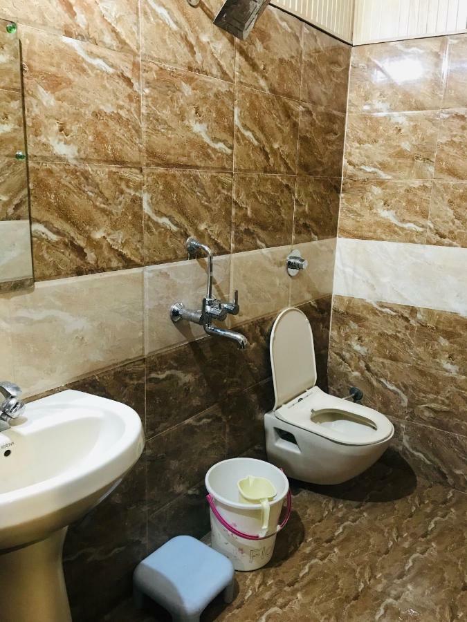 Sharma'S Bnb Amritsar Exteriör bild